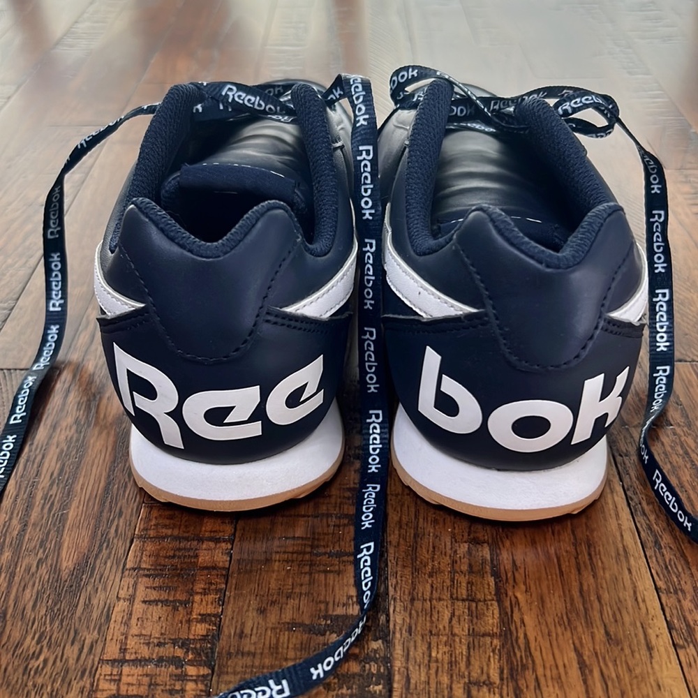 NWOT Reebok sneakers Old Skool style Spellout on heels laces blue white 5.5